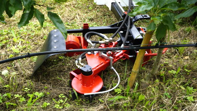 Unterstockbürste hydraulisch mit Taster und Schnittwalze